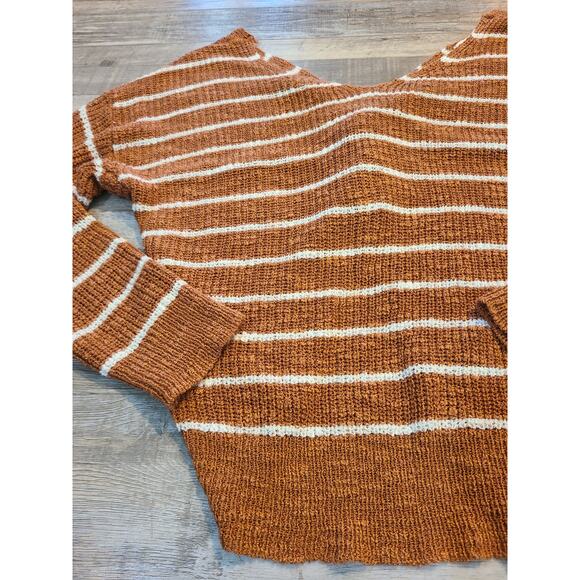 Love tree medium women's knit sweater with tie knot back - Picture 2 of 9